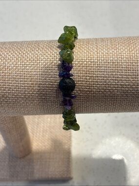 Natural Peridot & Amethyst Crystal Chip Bracelet with Volcanic Lava Stone Diffus